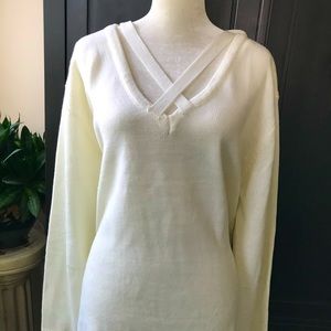 Cupshe oversized sweater with sexy cross front detail. XL in cream/off-white
